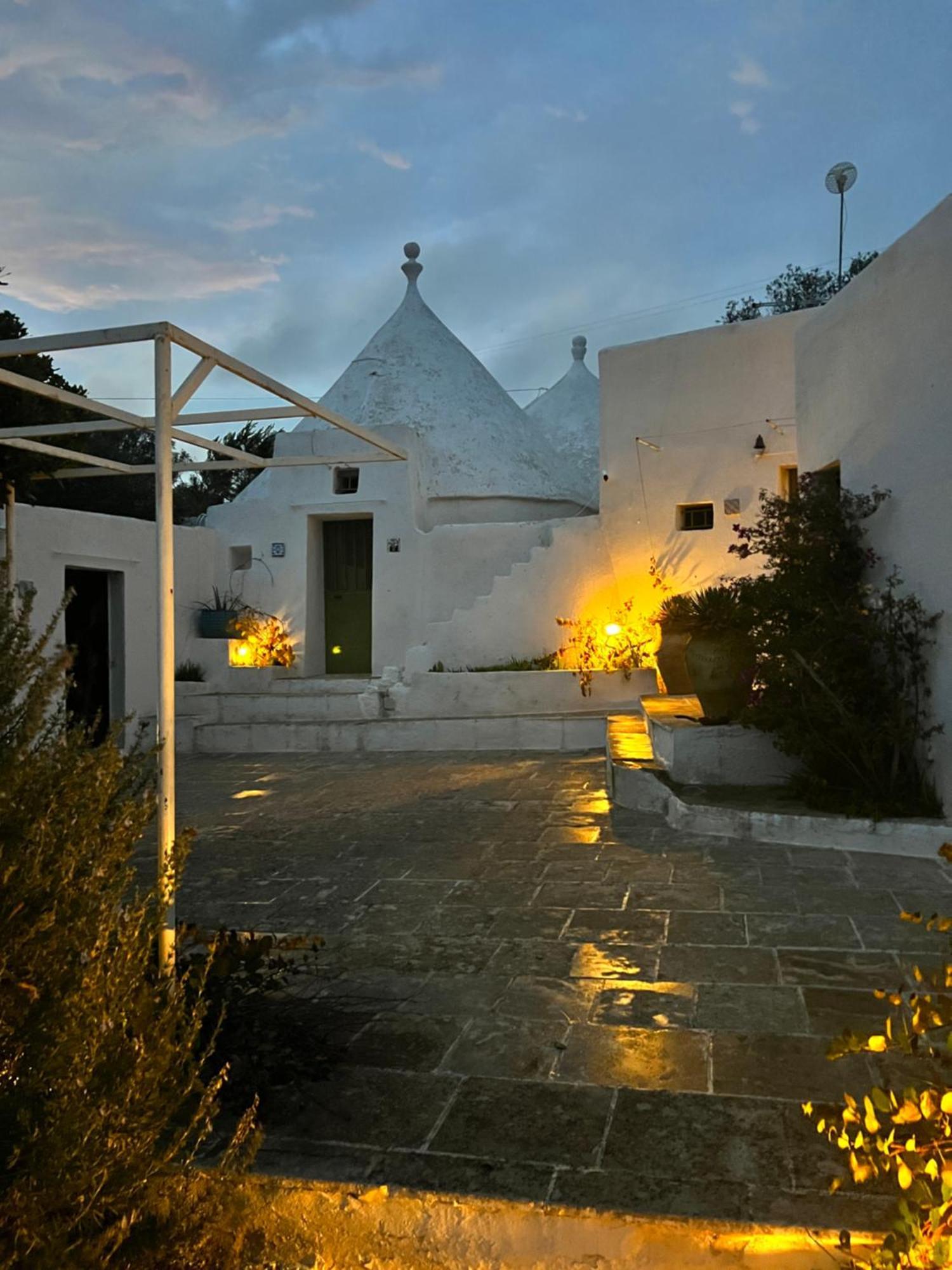 Отель Syconium Trullo And Lamia Gea Charme And History Остуни Экстерьер фото