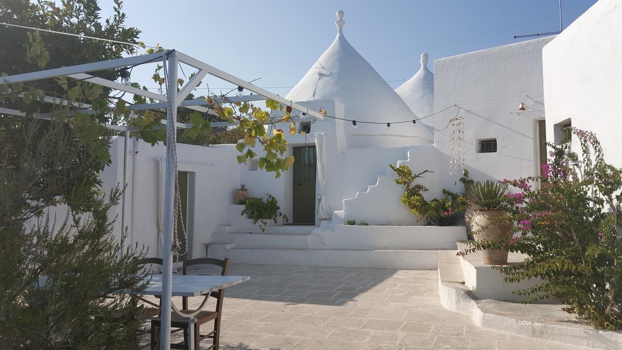 Отель Syconium Trullo And Lamia Gea Charme And History Остуни Экстерьер фото